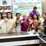 पर्यावरण दिवस पर पालिकाध्यक्ष ने किया पौधरोपण, महिलाओं को बांटे डस्टबिन
